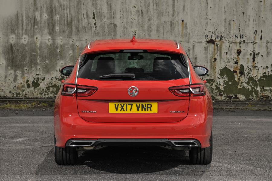  Vauxhall Insignia Sports Tourer 2017 года  (фото 10 из 35)